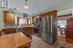 168 Oakcliffe Place SW Calgary