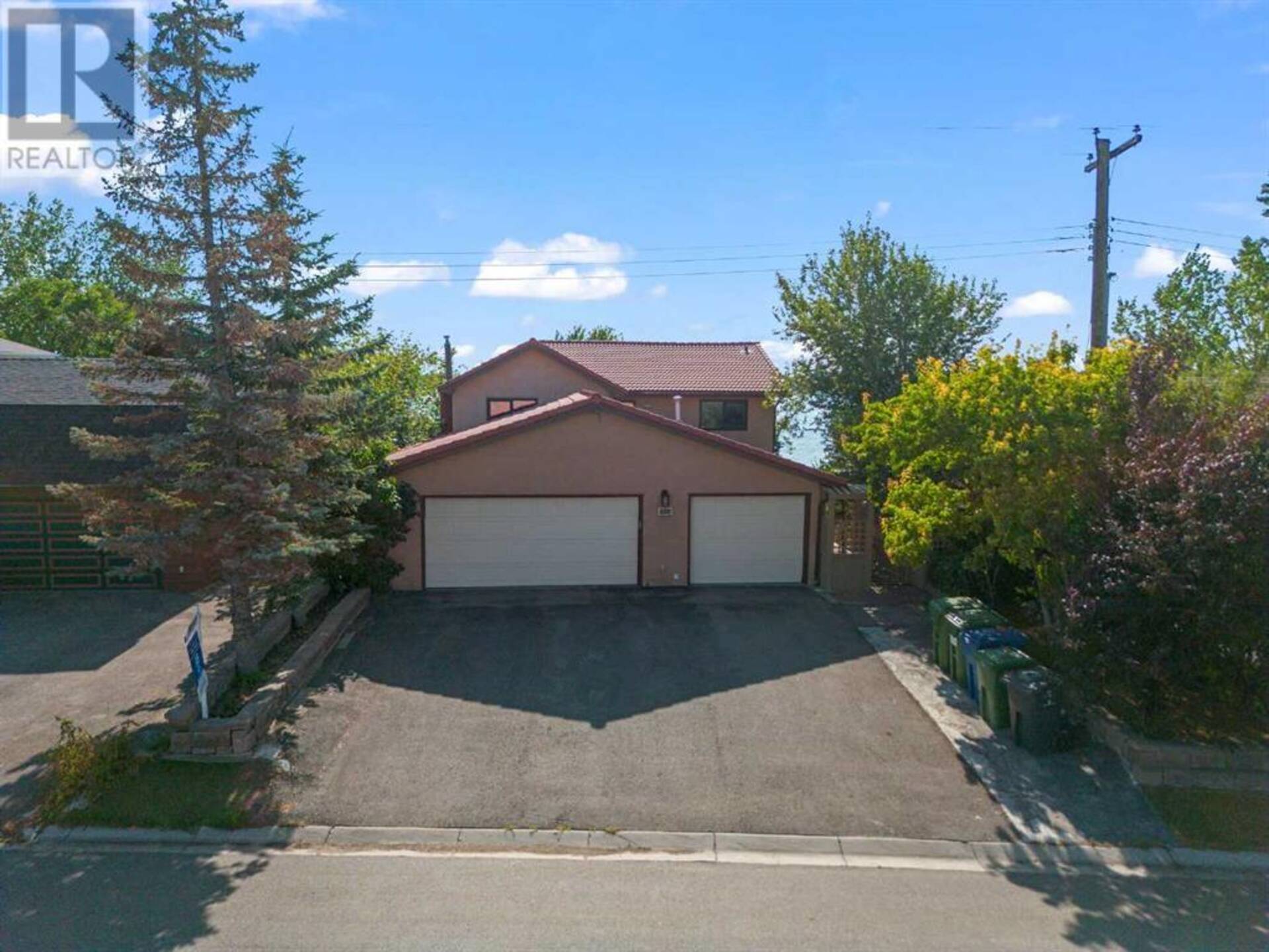 305 East Chestermere Drive Chestermere