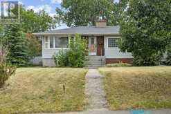 2207 Victoria Crescent NW Calgary