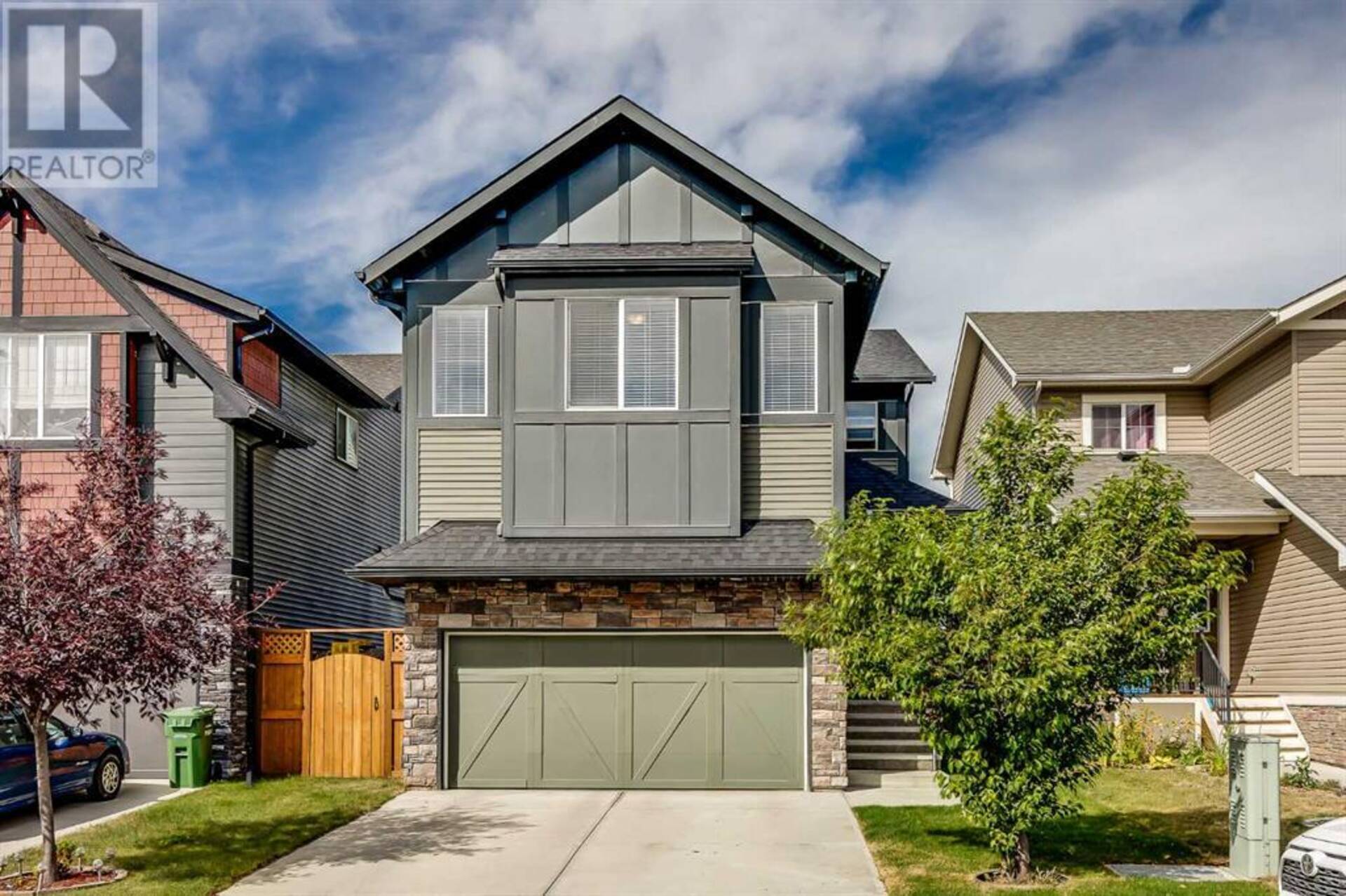 1338 Kings Heights Way SE Airdrie