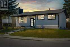 107 Penbrooke Close SE Calgary