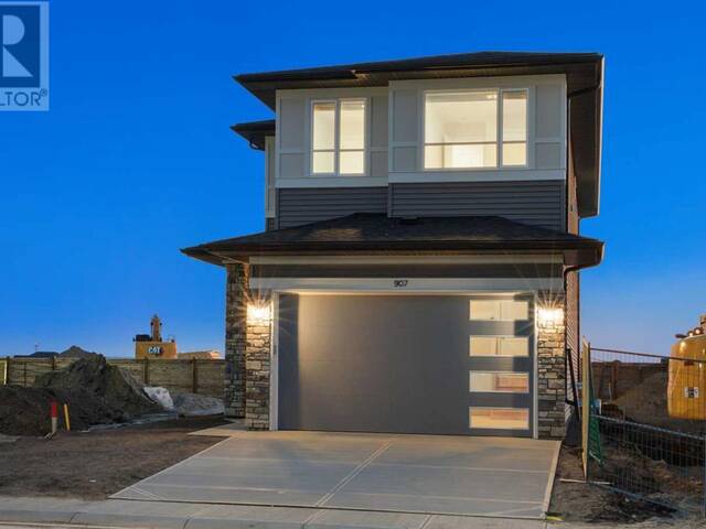 907 LANGHOLM Drive SE Airdrie