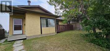 8428 Berkley Road NW Calgary