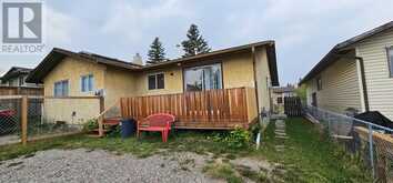 8428 Berkley Road NW Calgary