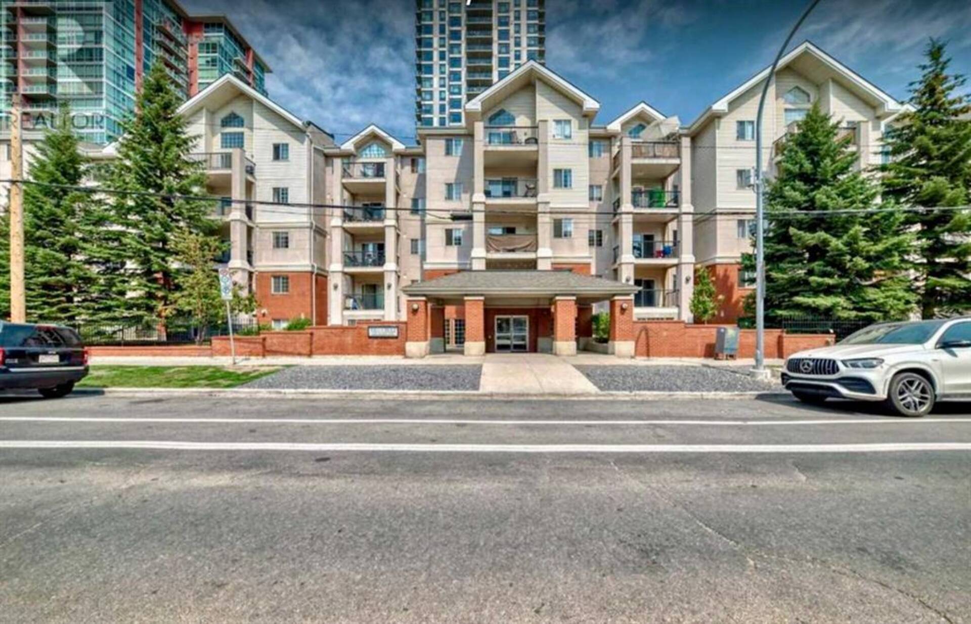 118, 126 14 Avenue SW Calgary