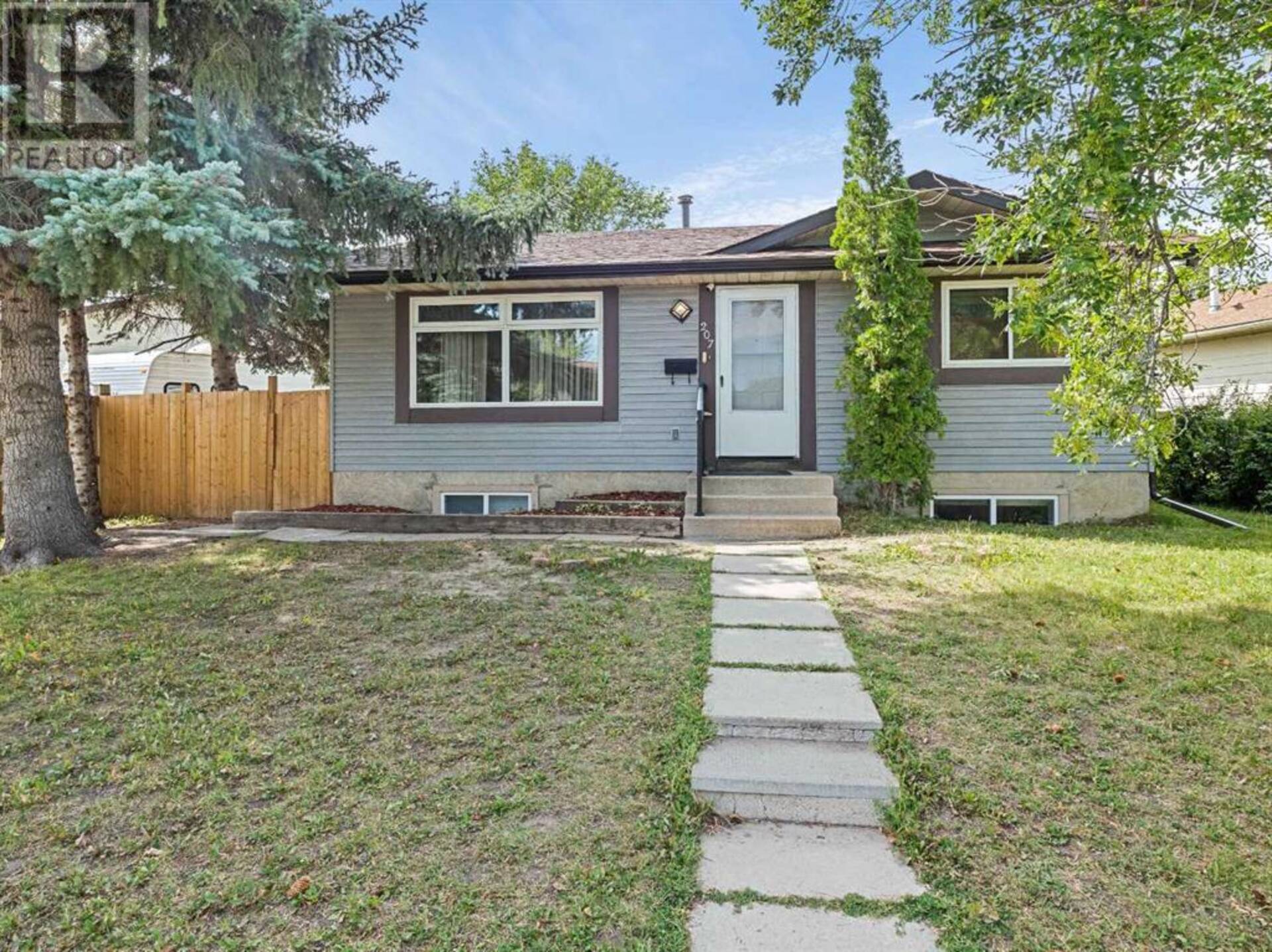 207 Fallswater Road NE Calgary