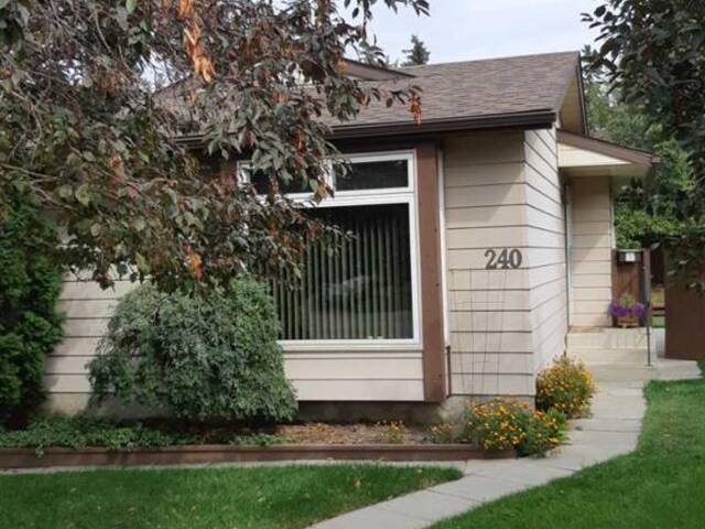 240 Doverglen Place SE Calgary