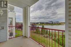 205, 8 Country Village Bay NE Calgary