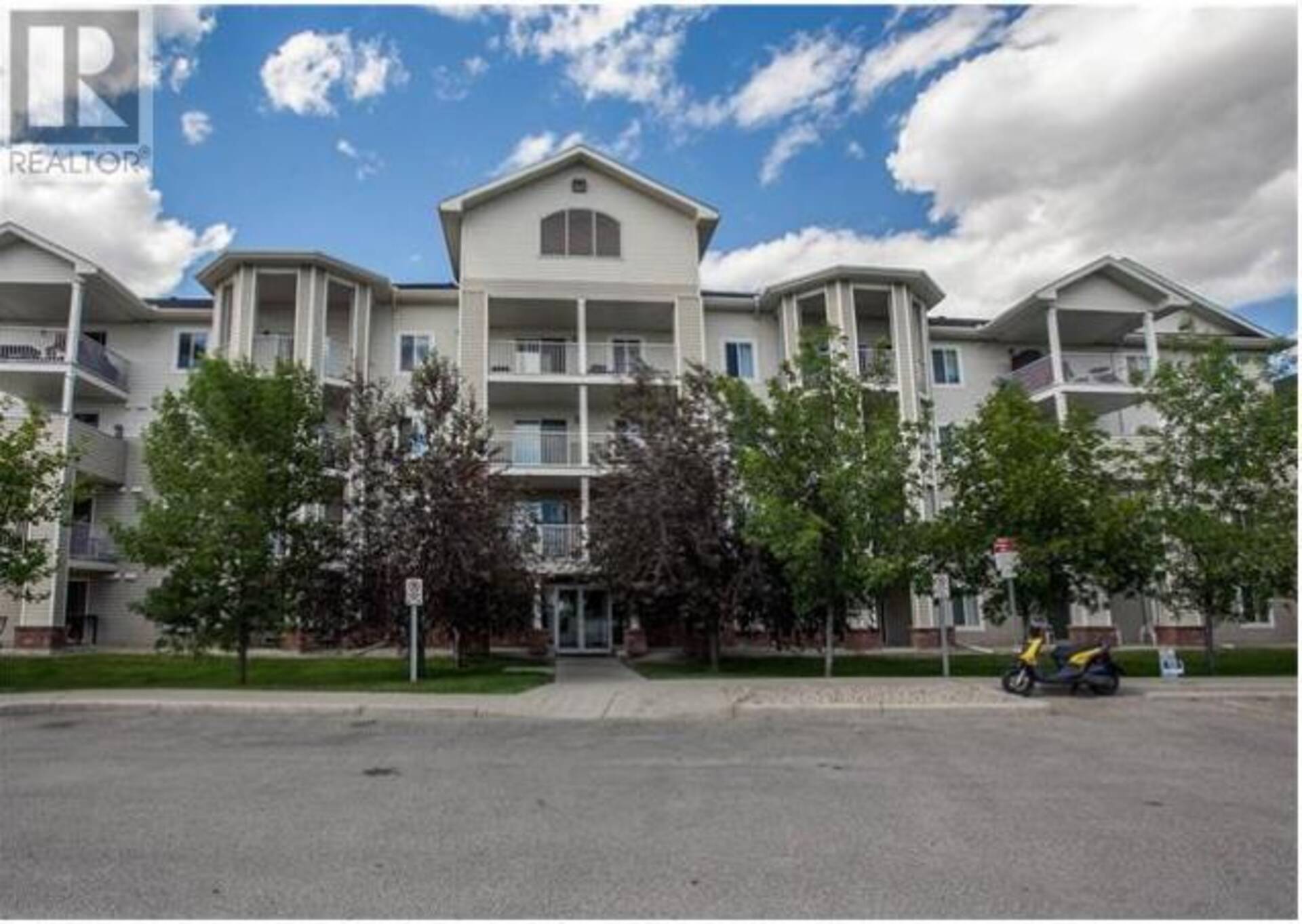 1405, 17 Country Village Bay NE Calgary