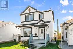 210 Saratoga Close NE Calgary