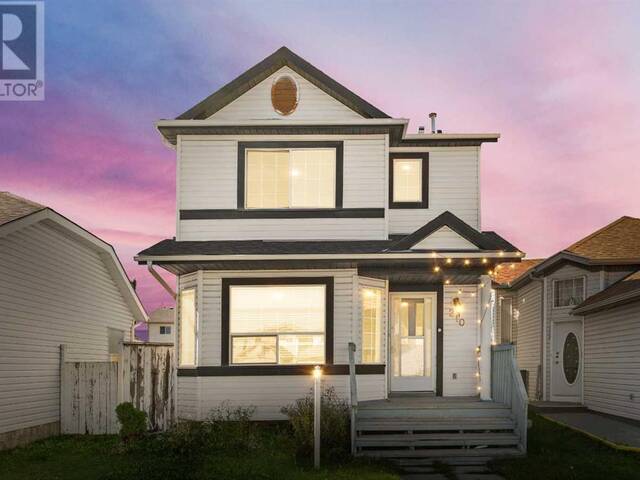 210 Saratoga Close NE Calgary Alberta