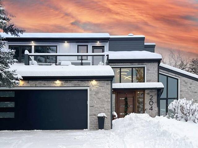 204 Pump Hill View SW Calgary