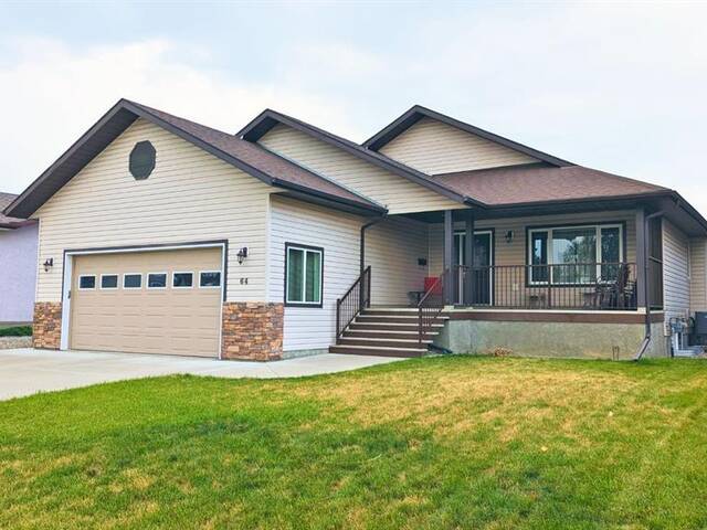 64 Westlynn Drive W Claresholm Alberta