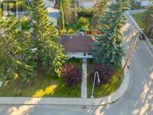 8739 34 Avenue NW Calgary