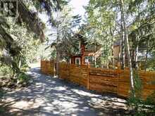 1275 railway Avenue Canmore