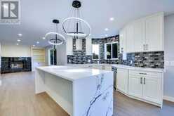 194 Woodbriar Circle SW Calgary