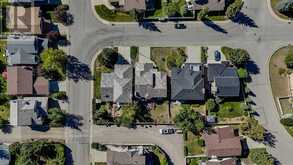 194 Woodbriar Circle SW Calgary