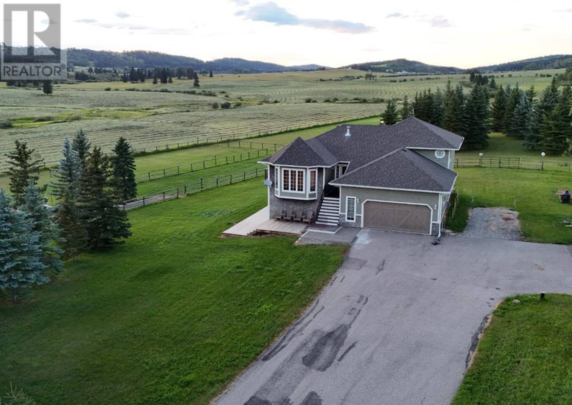 304020 Parkins Road W Rural Foothills