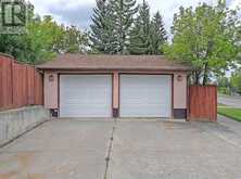 104 Oakfield Place SW Calgary