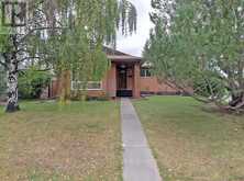 104 Oakfield Place SW Calgary