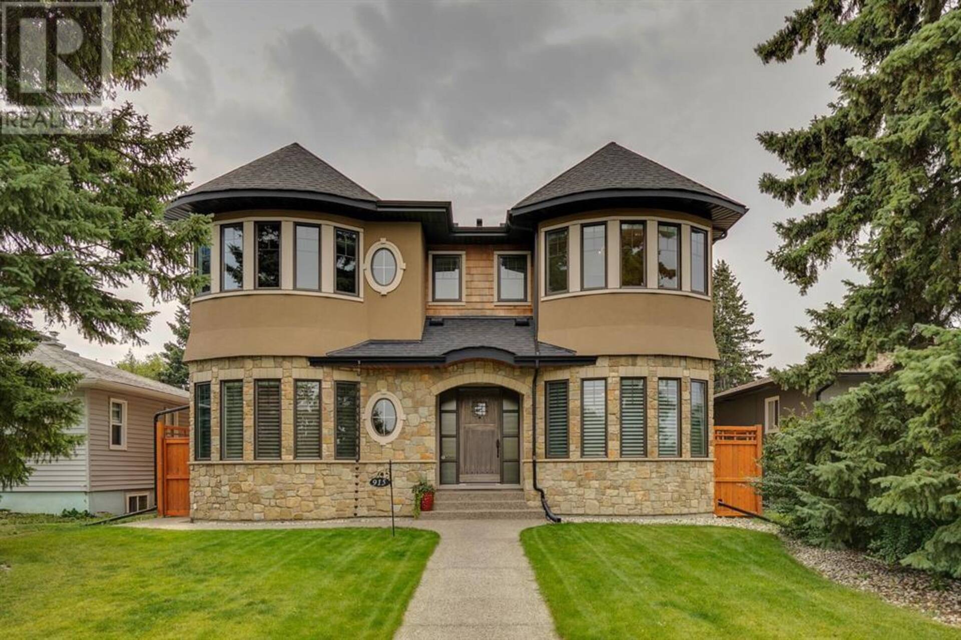 915 24 Avenue NW Calgary