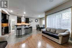 136 Cougartown Close SW Calgary