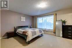 136 Cougartown Close SW Calgary