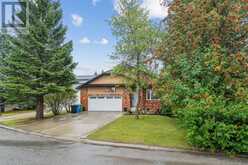 111 Edforth Place NW Calgary