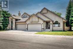 106 Oakbriar Close SW Calgary