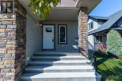 1908 High Park Circle NW High River