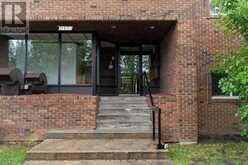 403, 319 2 Avenue Strathmore