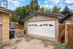 3007 Oakmoor Drive SW Calgary