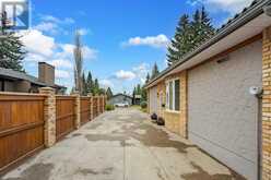 3007 Oakmoor Drive SW Calgary