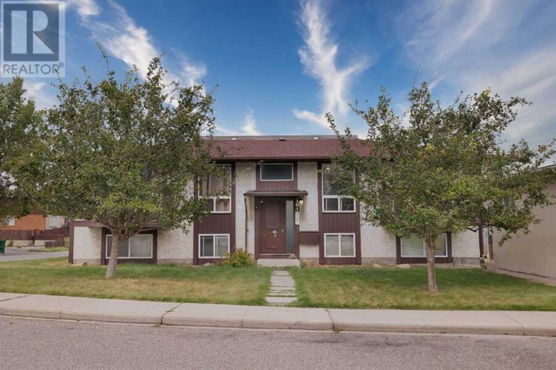 8, 104 Sabrina Way SW Calgary