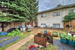 7918 33 Avenue NW Calgary