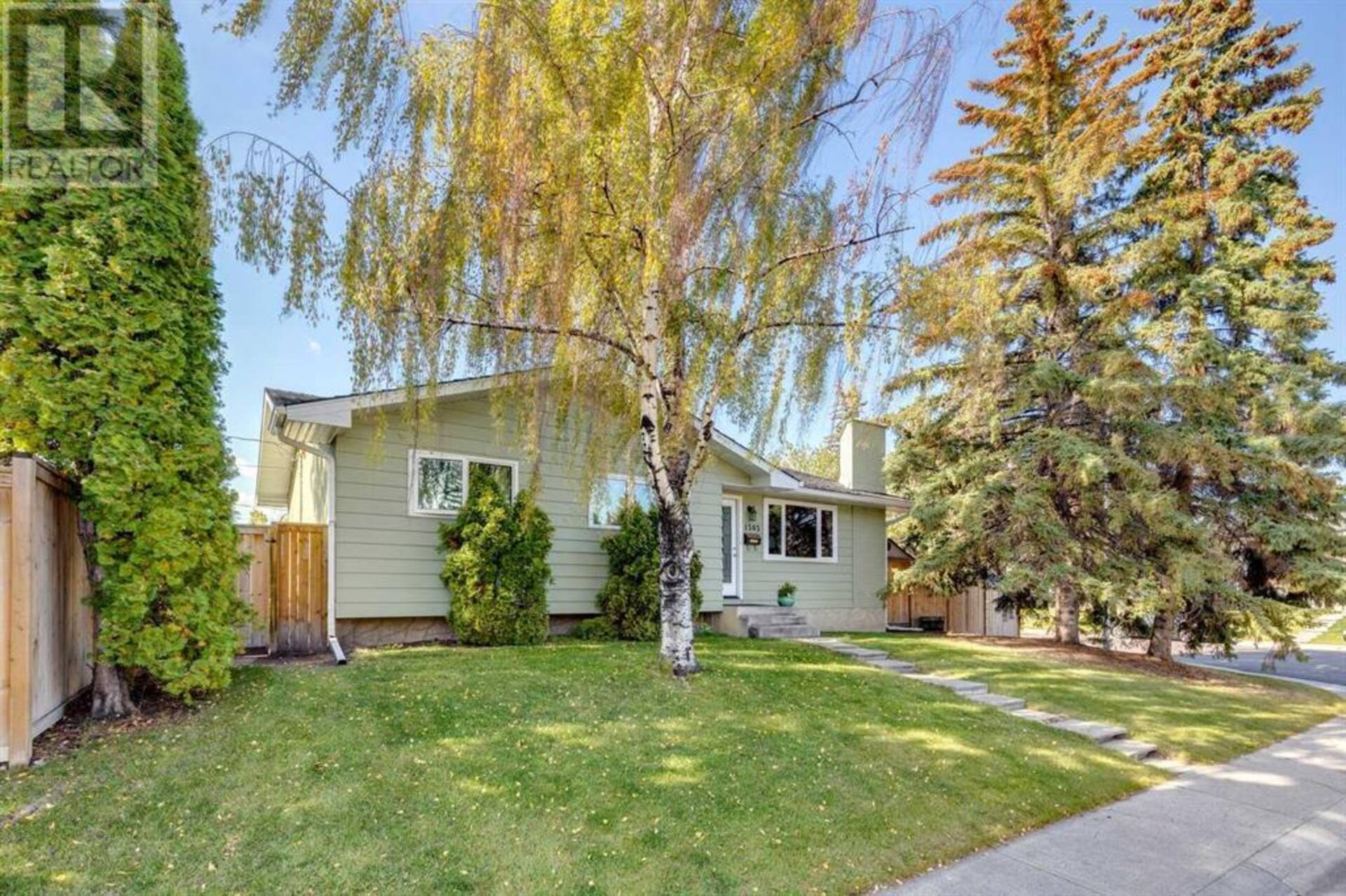 1303 Lake Michigan Crescent SE Calgary