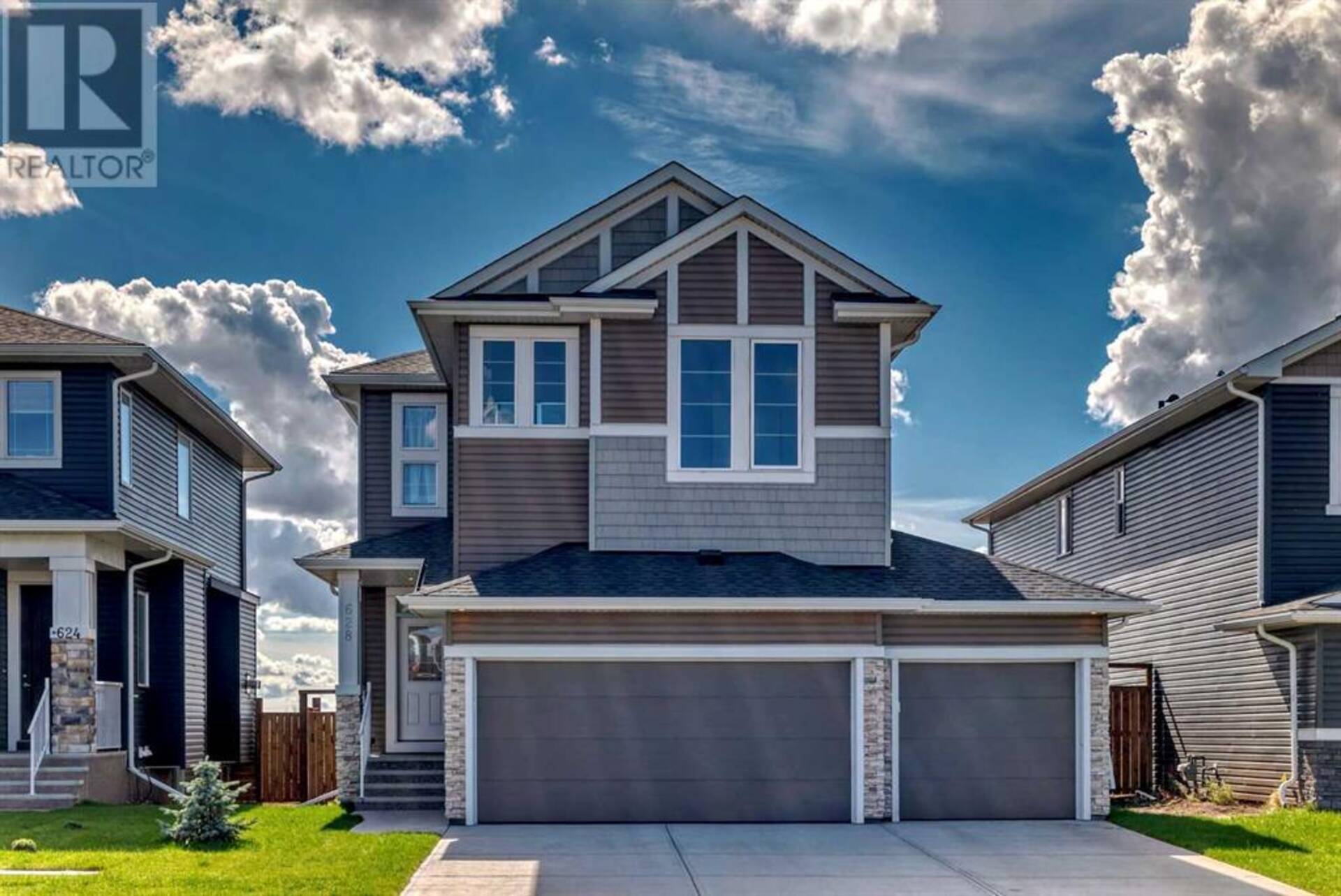 628 West Lakeview Dr Drive Chestermere