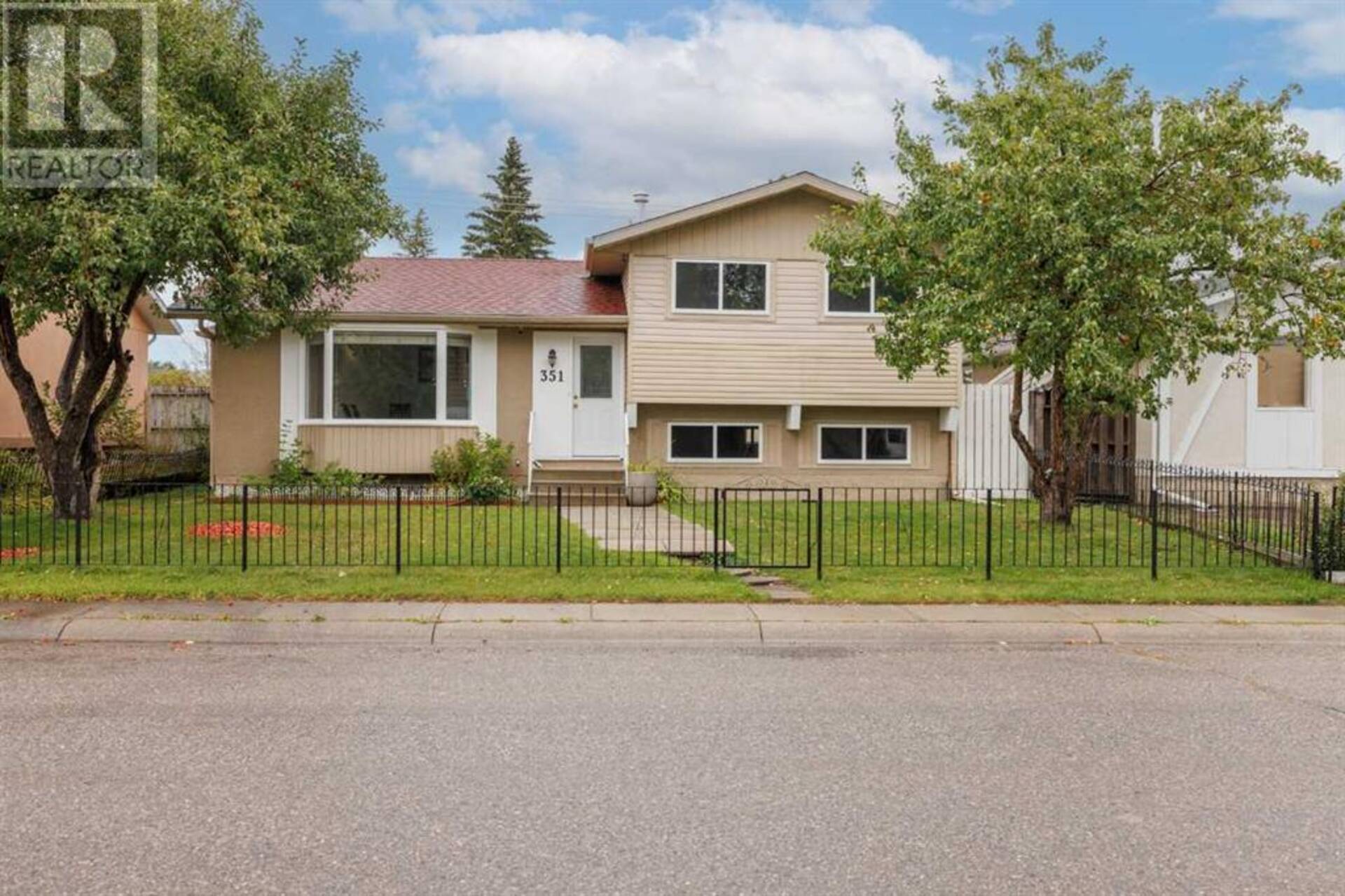 351 Penswood Way SE Calgary