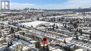 7703 41 Avenue NW Calgary