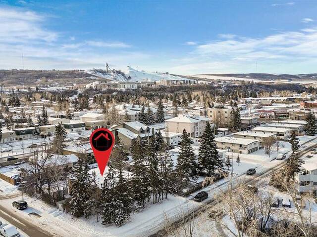 7703 41 Avenue NW Calgary