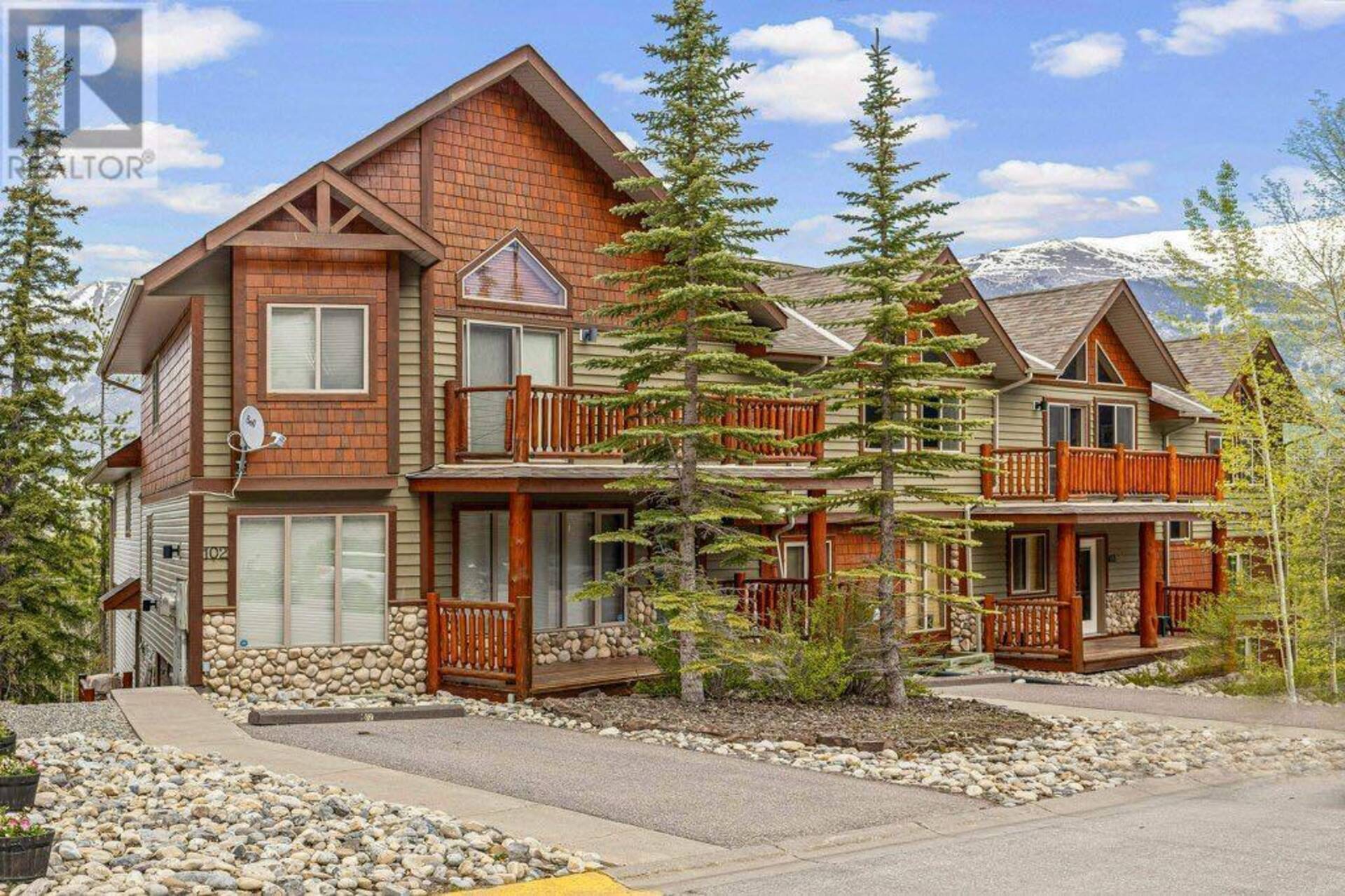 102, 800 Wilson Way Canmore