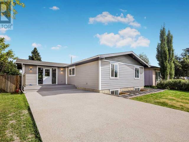 10604 Oakmoor Way SW Calgary