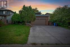 15 Castlebury Way NE Calgary