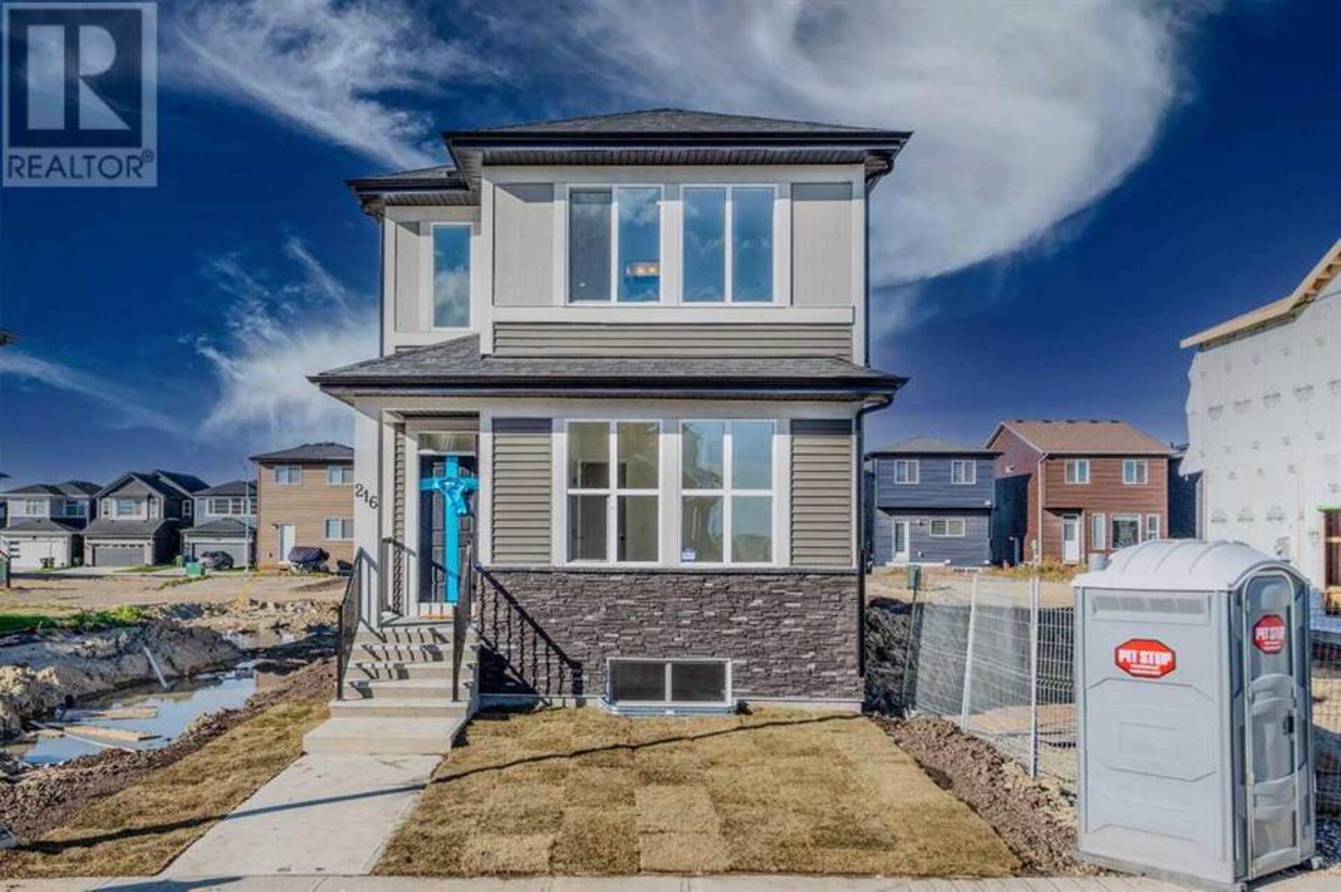 216 Corner Glen Avenue NE Calgary