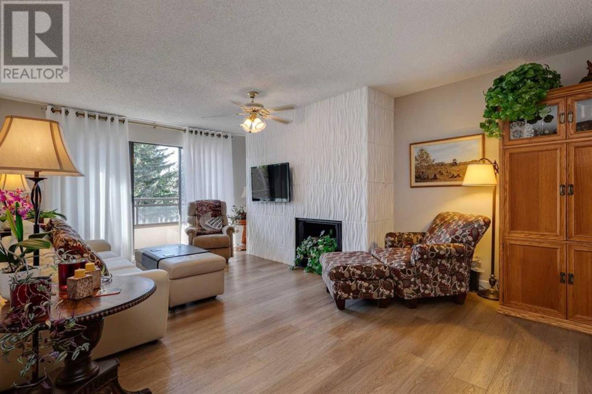 302, 3730 50 Street NW Calgary