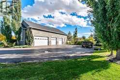 9 Silvertip Drive Rural Foothills