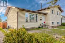 144 castleridge road NE Calgary