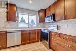 5720 18 Avenue NE Calgary