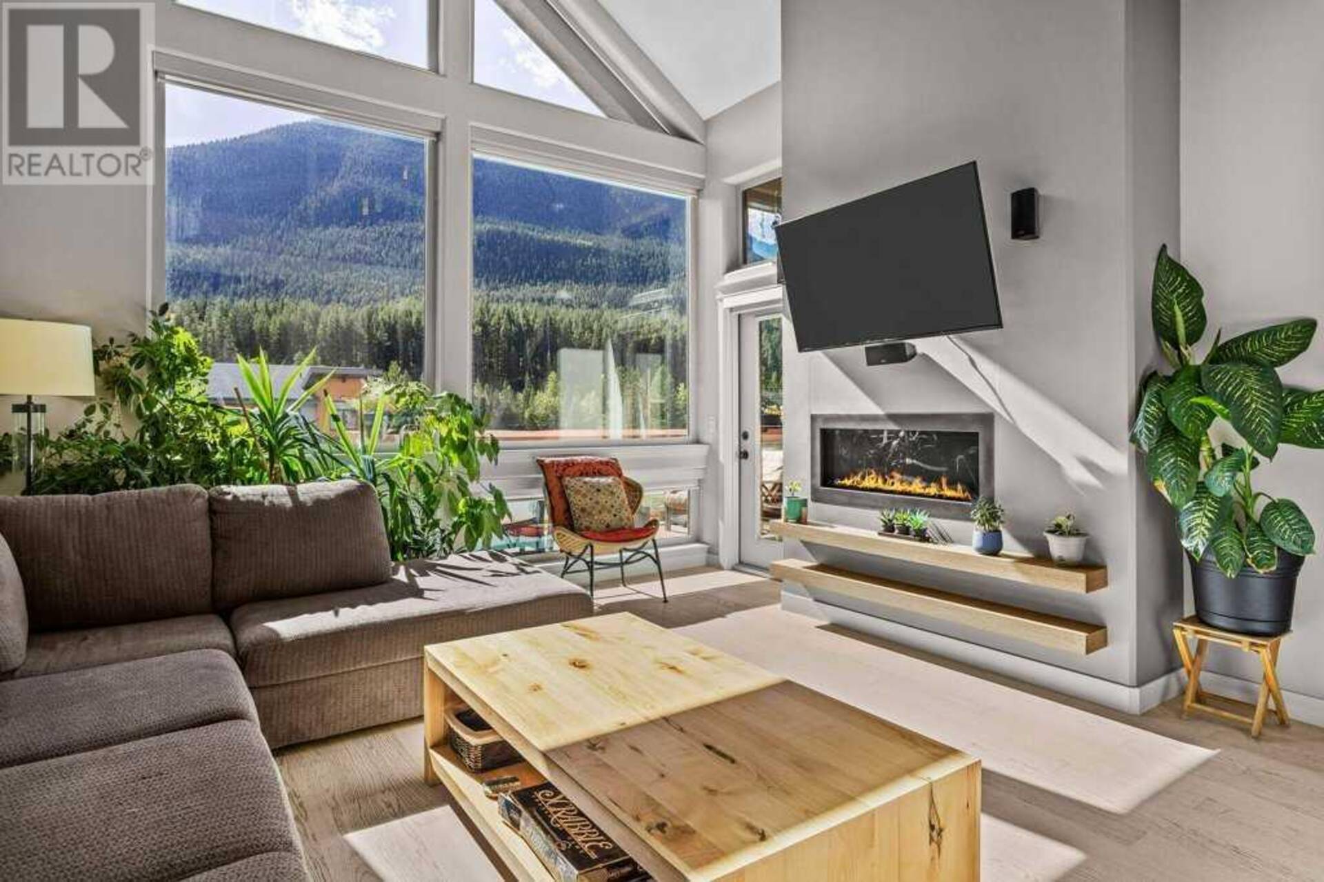 502, 105 Stewart Creek Rise Canmore