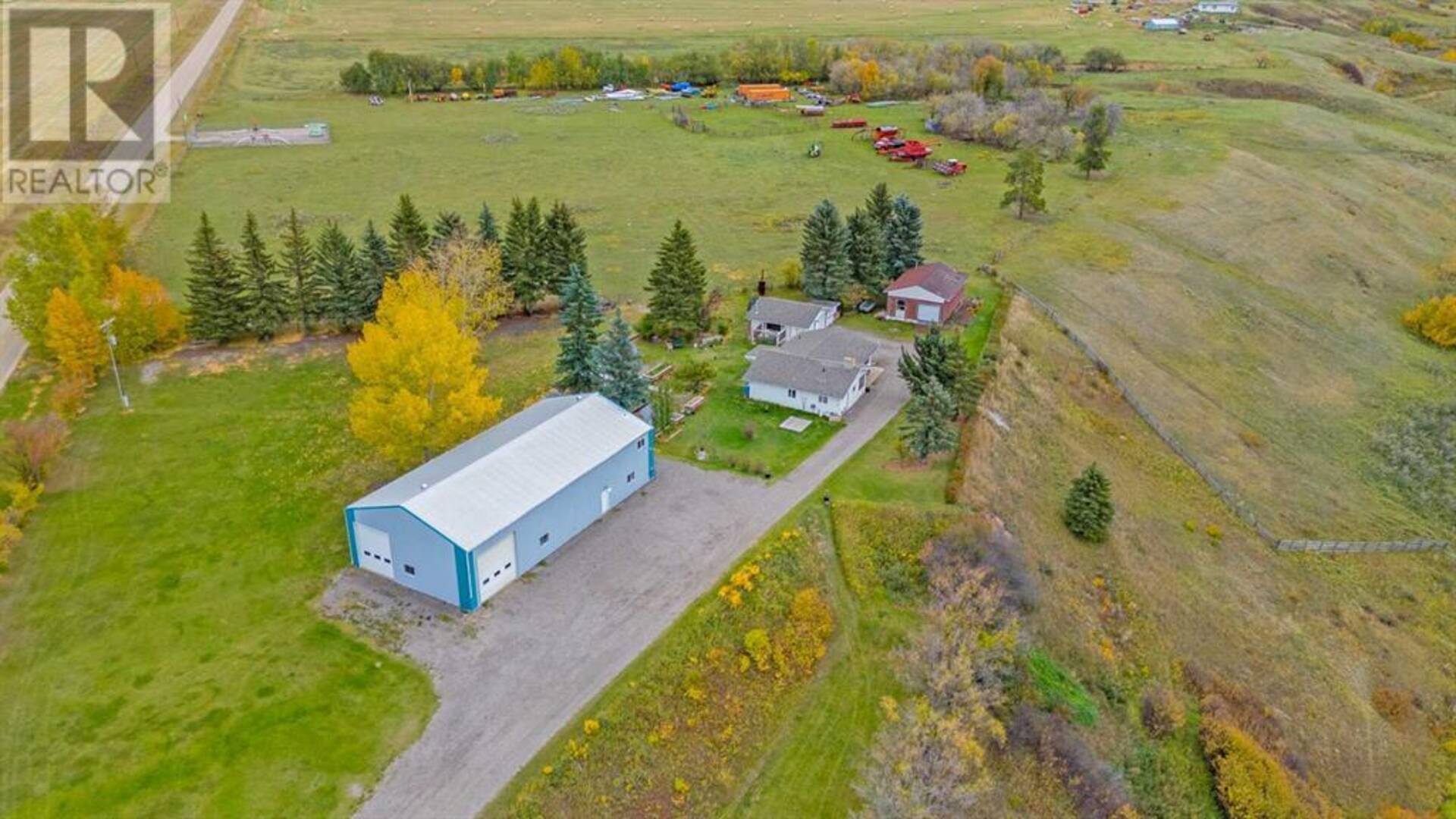 1379 Township Road 312 A Rural Mountain View